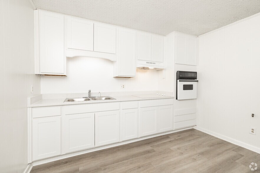 More Photos Of 8640 Jernigan Rd, Pensacola Apartments For Sale