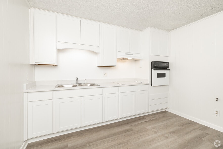 More Photos Of 8640 Jernigan Rd, Pensacola Apartments For Sale