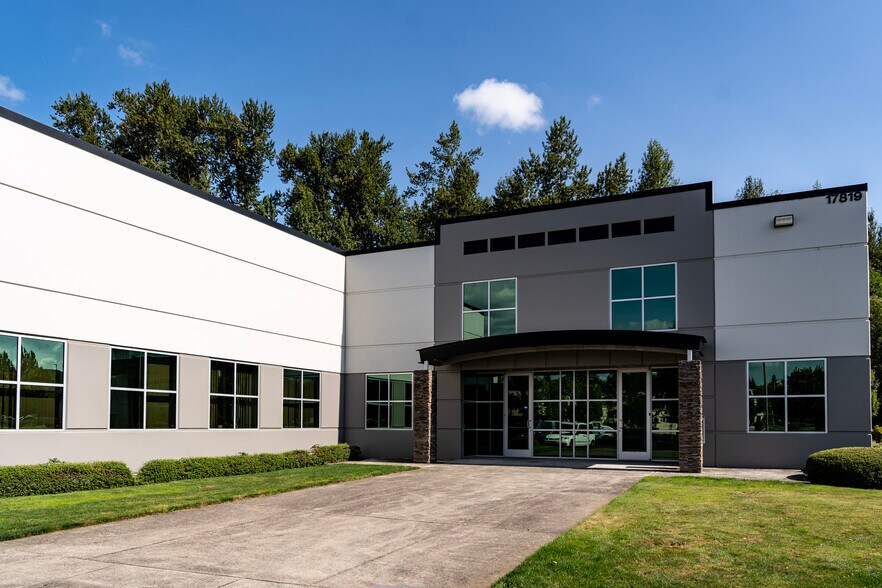 More Photos Of 17721 NE Riverside Pky, Portland Unknown For Lease