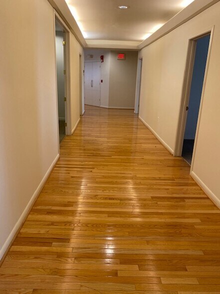 More Photos Of 2300 Wisconsin Ave NW, Washington Loft Creative Space For Lease