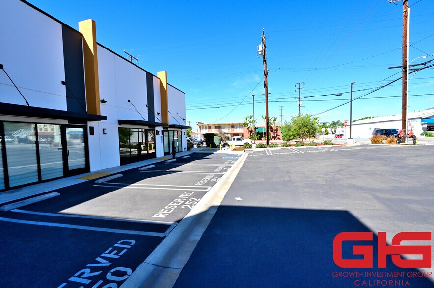 More Photos Of 238-256 W Chestnut Ave, Monrovia Warehouse For Sale