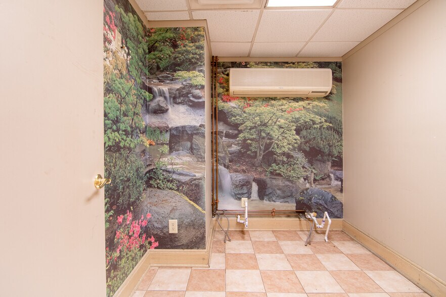 More Photos Of 500 N Pike Rd, Sarver Office Residential For Sale