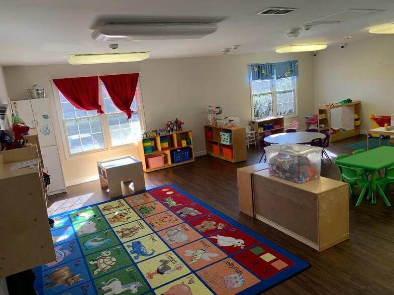 More Photos Of 5006 McEver Rd, Oakwood Daycare Center For Sale