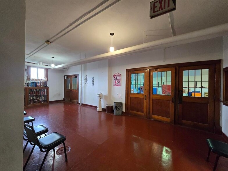 More Photos Of 940 County E hwy, Livingston Specialty For Sale