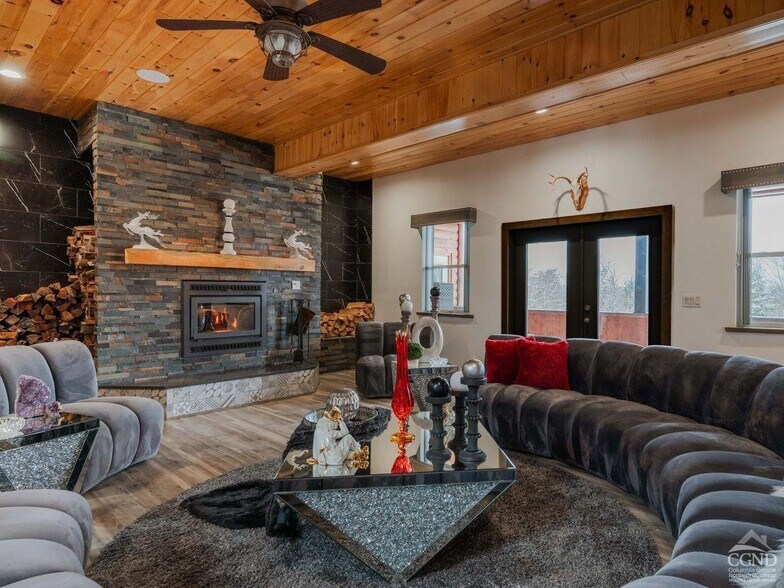 More Photos Of 19 Palsgraf Ct., Elka Park Showroom For Sale