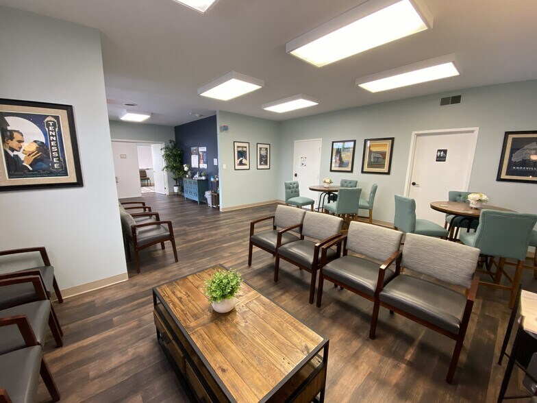 More Photos Of 110 Perimeter Park Rd, Knoxville Medical For Lease