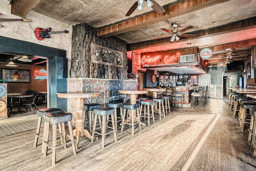 More Photos Of 1201 S. Pearl St., Denver Restaurant For Sale