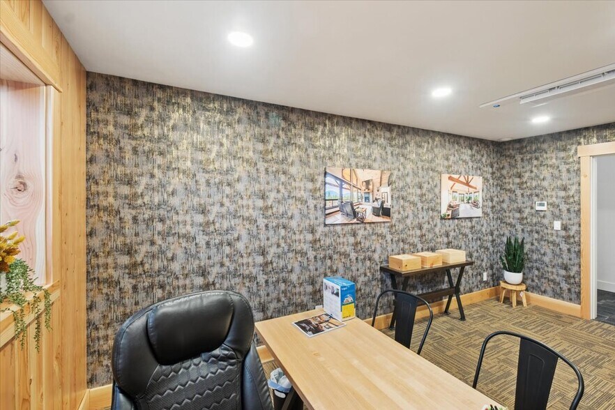 More Photos Of 20 2nd Ave E, Kalispell Office For Sale