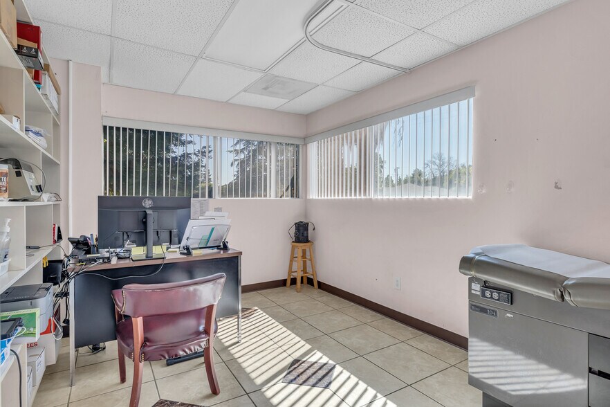 More Photos Of 515 Michigan Blvd, West Sacramento Medical For Sale