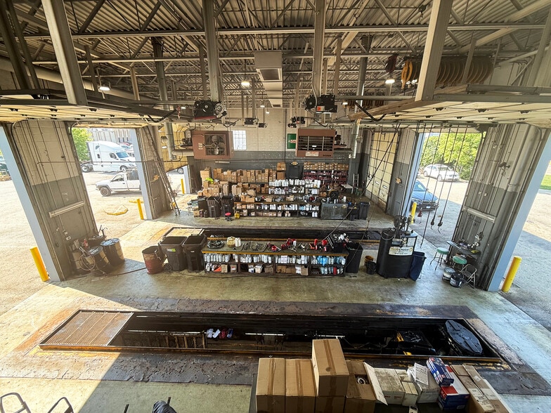 More Photos Of 1461 Busse Rd, Elk Grove Village Auto Repair For Sale