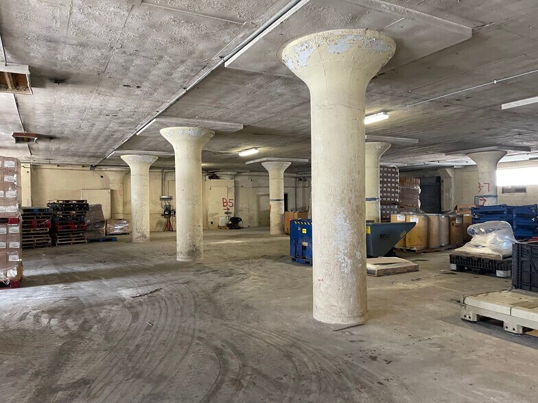 More Photos Of 658 Bailey Ave, Buffalo Manufacturing For Sale