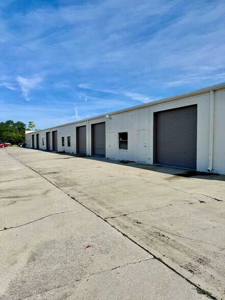 More Photos Of 6000 Taylor Rd, Naples Warehouse For Lease