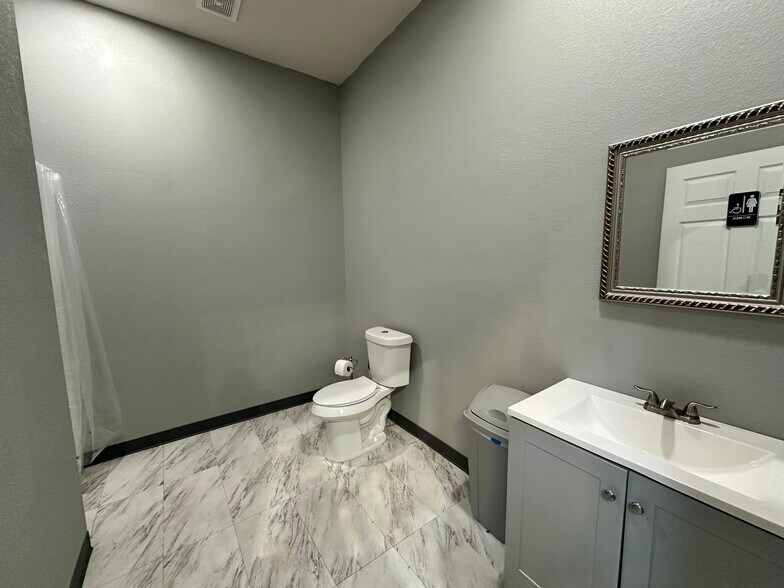 More Photos Of 1013 E New Boston Rd, Nash Warehouse For Sale