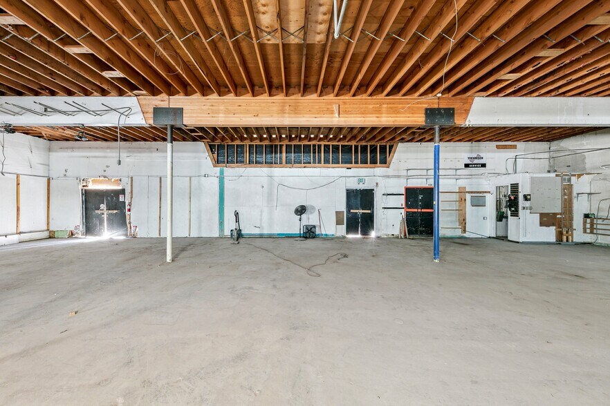 More Photos Of 1050 Fremont Ave, South Lake Tahoe Freestanding For Sale