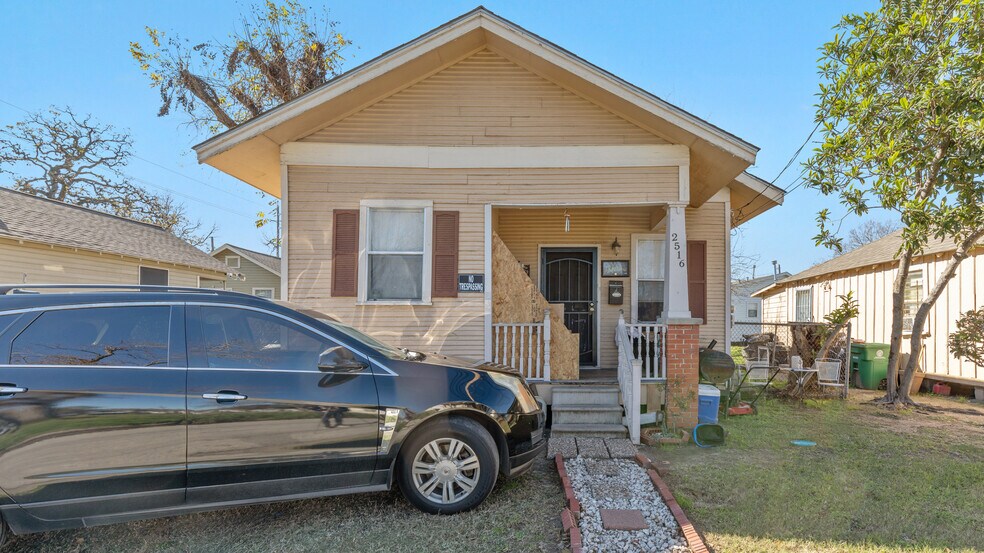 More Photos Of , Houston Multifamily For Sale
