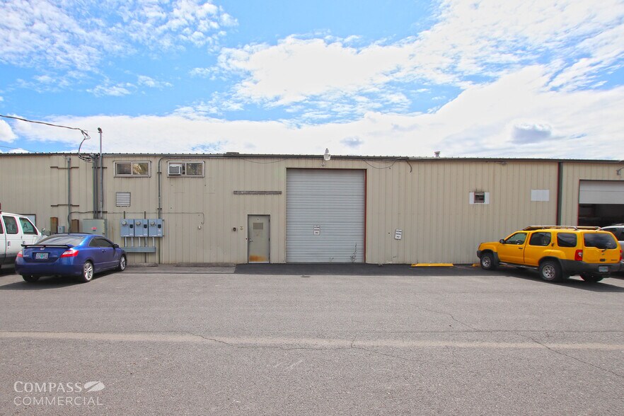 Primary Photo Of 20551 Builders St, Bend Manufacturing For Lease