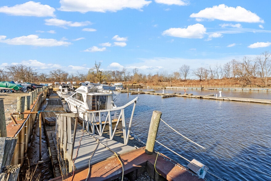 More Photos Of 625 Harrison St, Riverside Marina For Sale