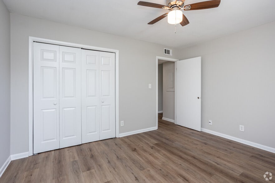 More Photos Of 4343 Victory Dr, Columbus Apartments For Sale