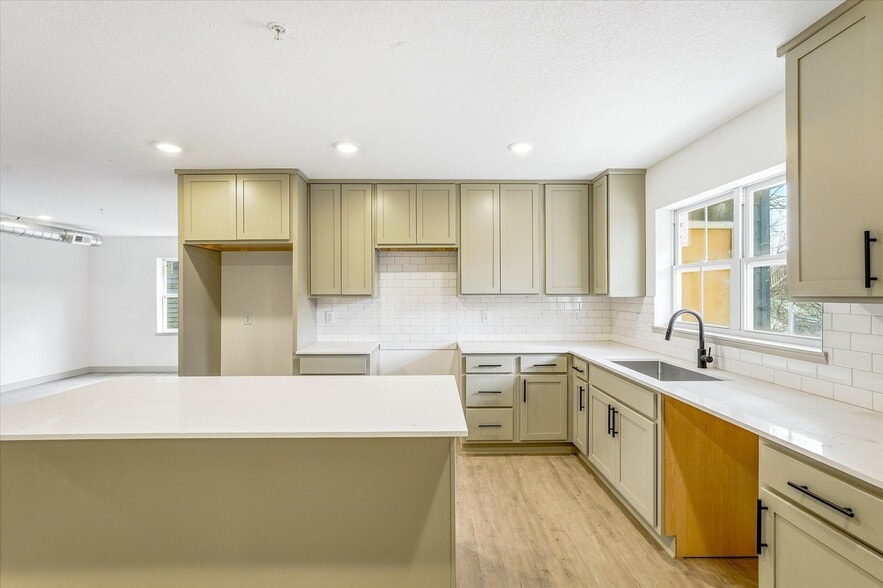 More Photos Of 815 6th St SE, Minneapolis Land For Sale