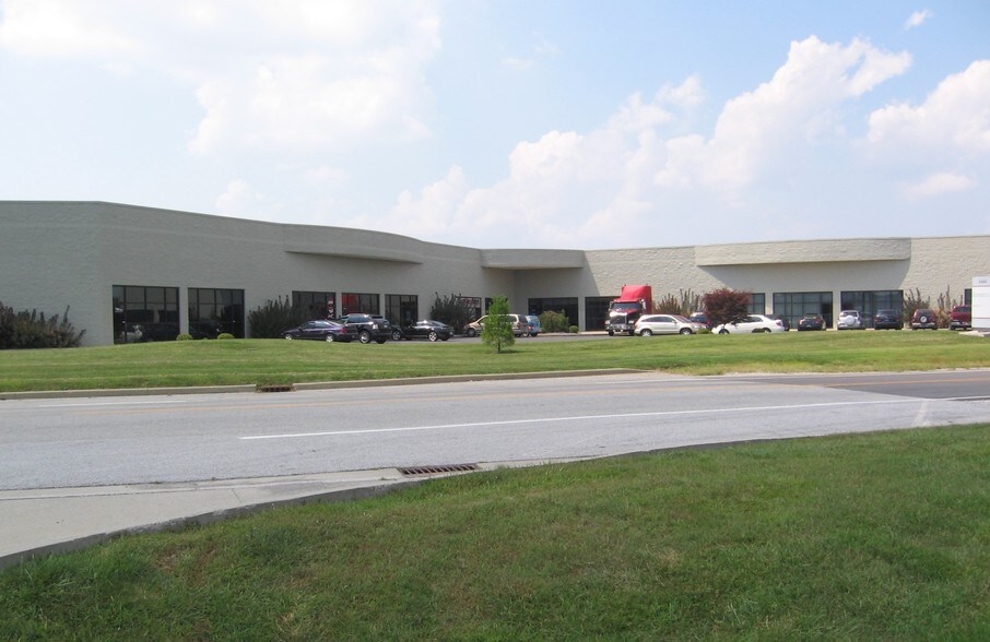 More Photos Of 4444 Decatur Blvd, Indianapolis Light Distribution For Lease