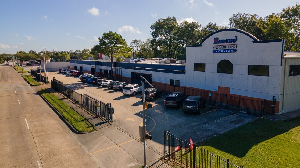 More Photos Of 5435 S Braeswood Blvd, Houston Specialty For Sale