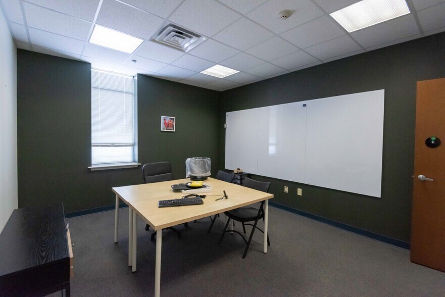 More Photos Of 913-929 Wallace St, Philadelphia Distribution For Lease