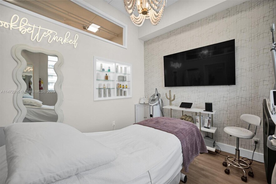 More Photos Of 1560 Lenox Ave, Miami Beach Office For Sale