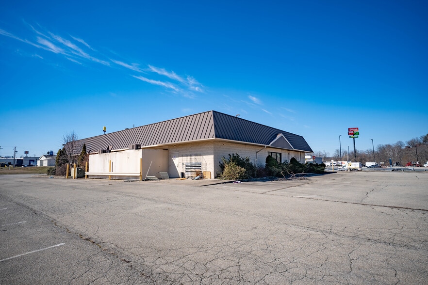 More Photos Of 206 Wilson Rd, Bentleyville Restaurant For Sale