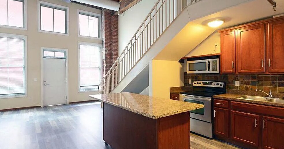 More Photos Of 212 7th St E, Saint Paul Apartments For Sale