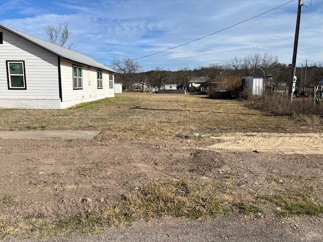 More Photos Of 902 Bevans St., Menard Freestanding For Sale