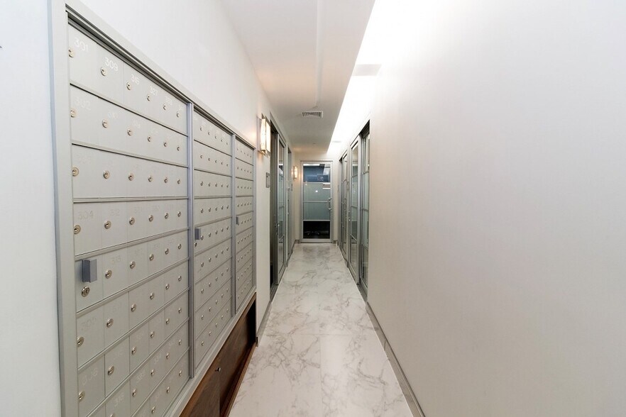 More Photos Of 369 Lexington Ave, New York Office For Lease