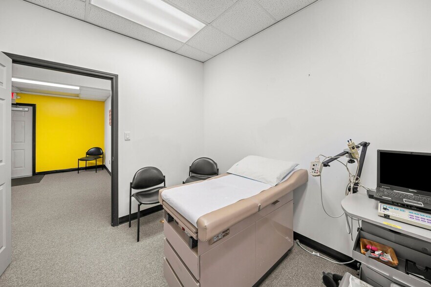 More Photos Of 1414 Ellen St, Monroe Medical For Sale