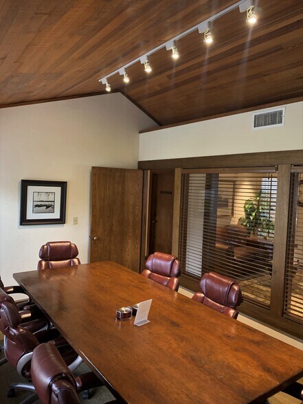 More Photos Of 2660 Townsgate Rd, Westlake Village Unknown For Lease