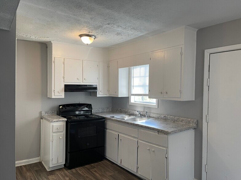 More Photos Of 4053 Log Cabin Dr, Macon-Bibb Apartments For Sale