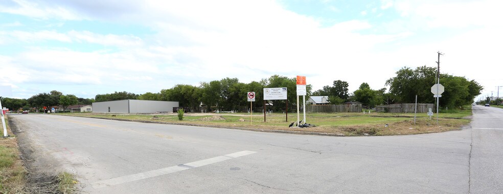 More Photos Of 4700-4790 Binz Engleman Rd, San Antonio Storefront Retail Office For Sale