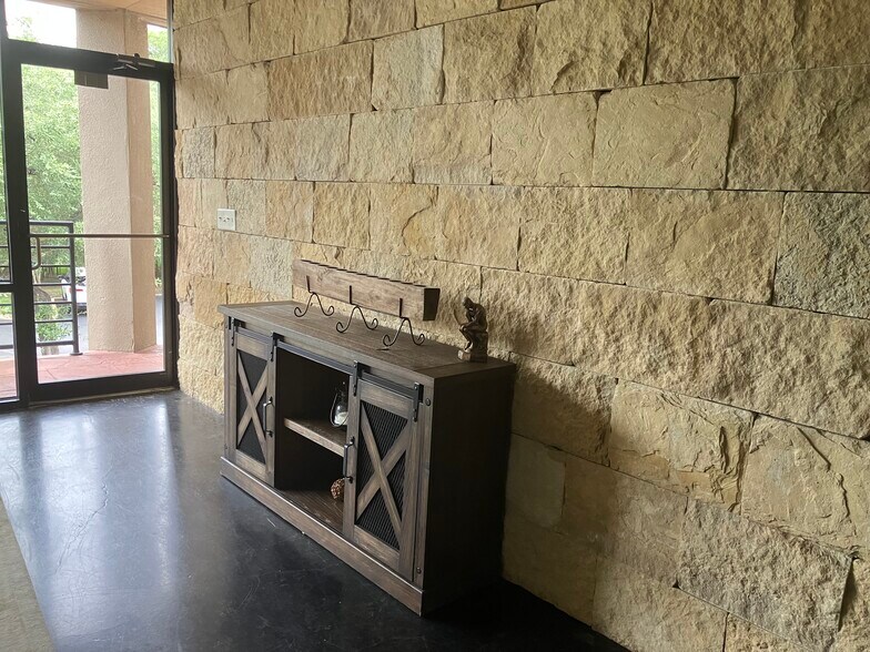 More Photos Of 3345 Bee Caves Rd, Austin Office For Sale