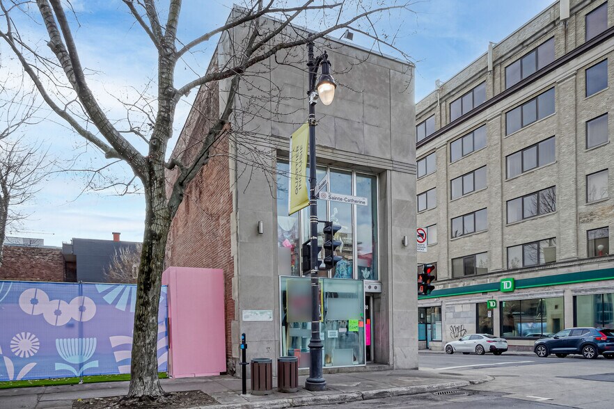More Photos Of 1100 Rue Sainte-Catherine E, Montréal Freestanding For Sale
