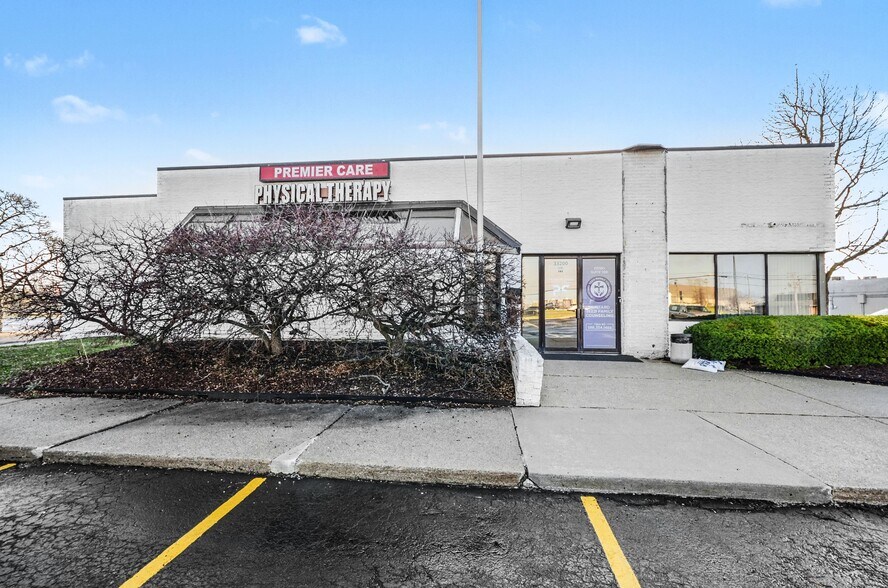 More Photos Of 33200 Dequindre Rd, Sterling Heights Medical For Lease