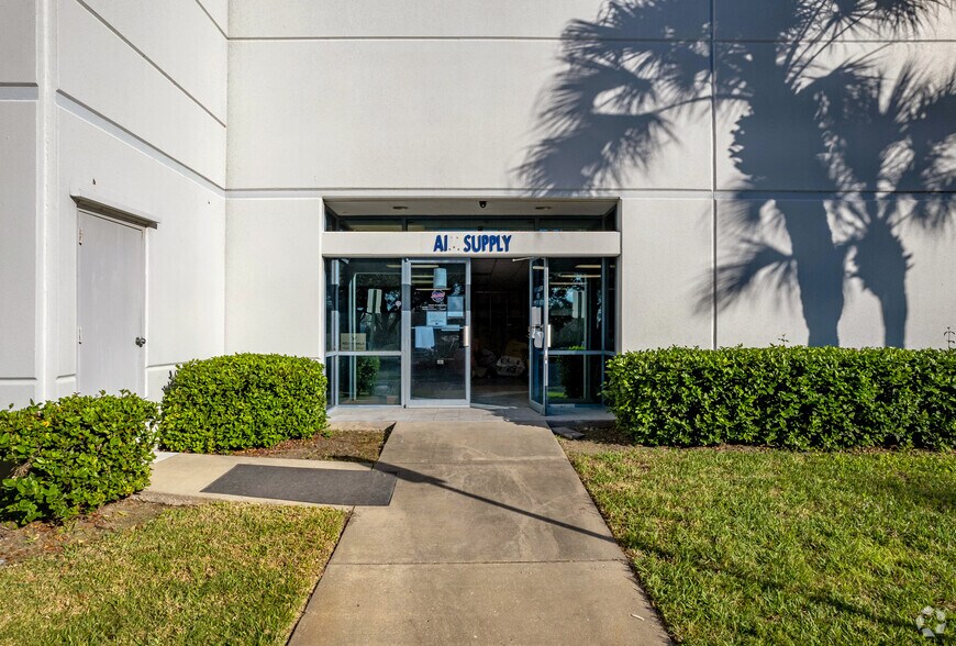 More Photos Of 7337 Bryan Dairy Rd, Largo Manufacturing For Lease