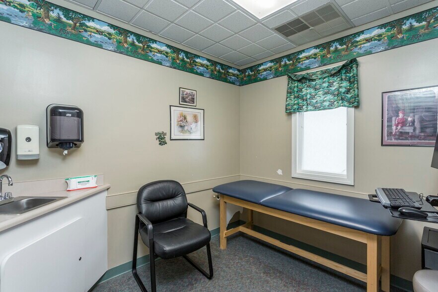 More Photos Of 1947 Medical Ave, Harrisonburg Medical For Lease