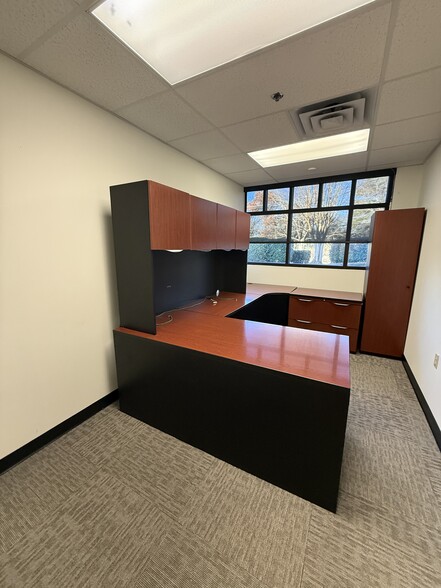 More Photos Of 3415 Golden Rd, Tyler Office For Sale