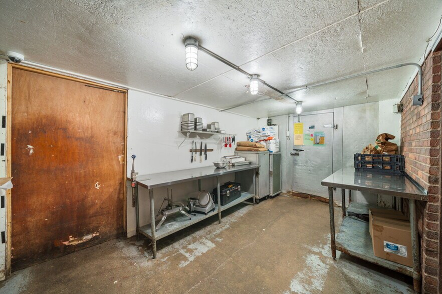 More Photos Of 704 W Conner Ave, Fairland Restaurant For Sale