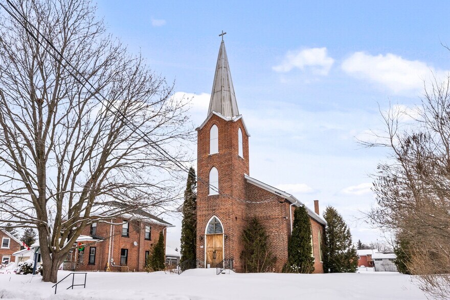 More Photos Of 71 Queen St, Norwood Specialty For Lease