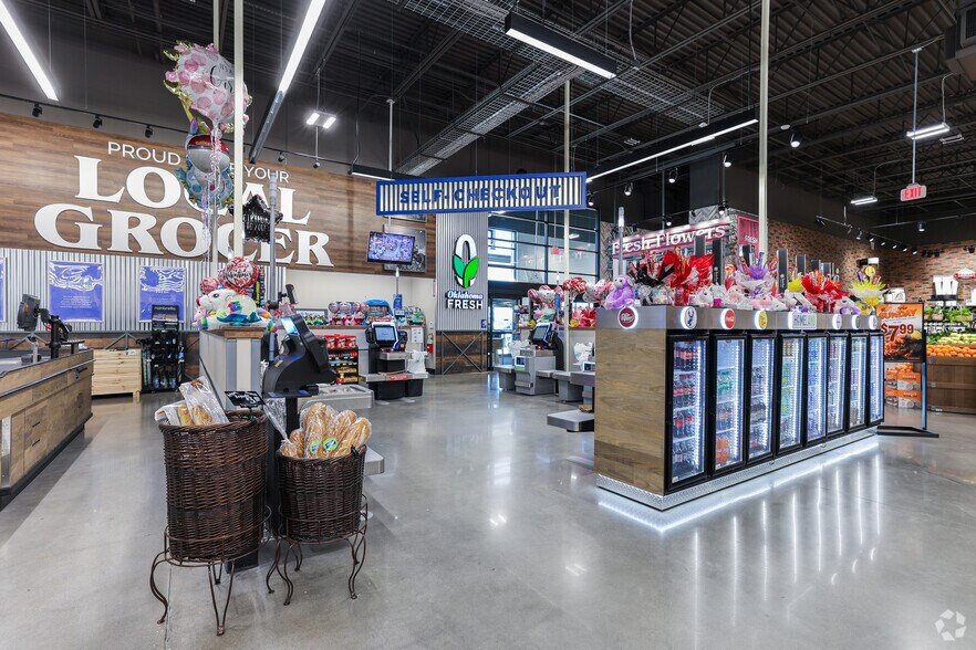 More Photos Of 16533 N May Ave, Edmond Unknown For Lease