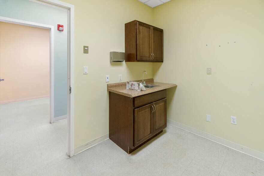 More Photos Of 271 Route 25A, Wading River Medical For Lease