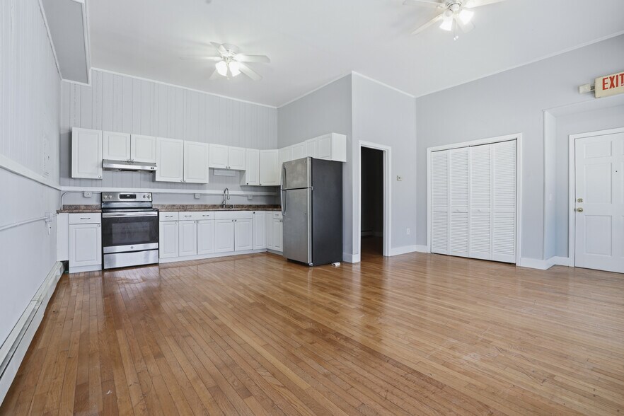 More Photos Of 632 Fall River Ave, Seekonk Apartments For Sale