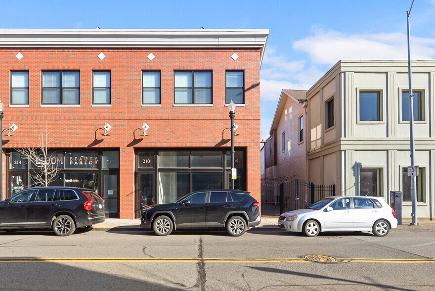 More Photos Of 208-210 N Highland Ave, Pittsburgh Restaurant For Lease