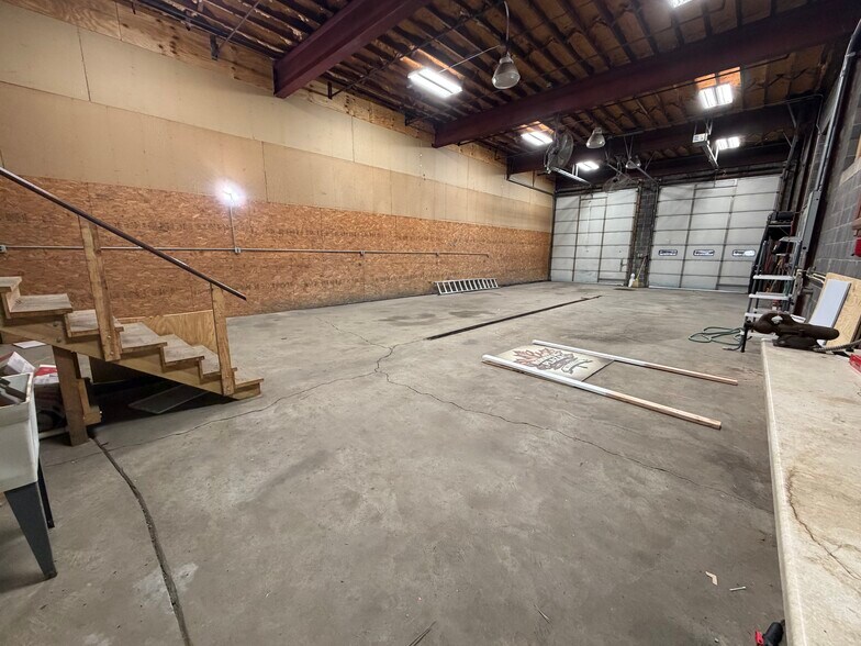 More Photos Of 50 Newton St, Norwalk Warehouse For Lease