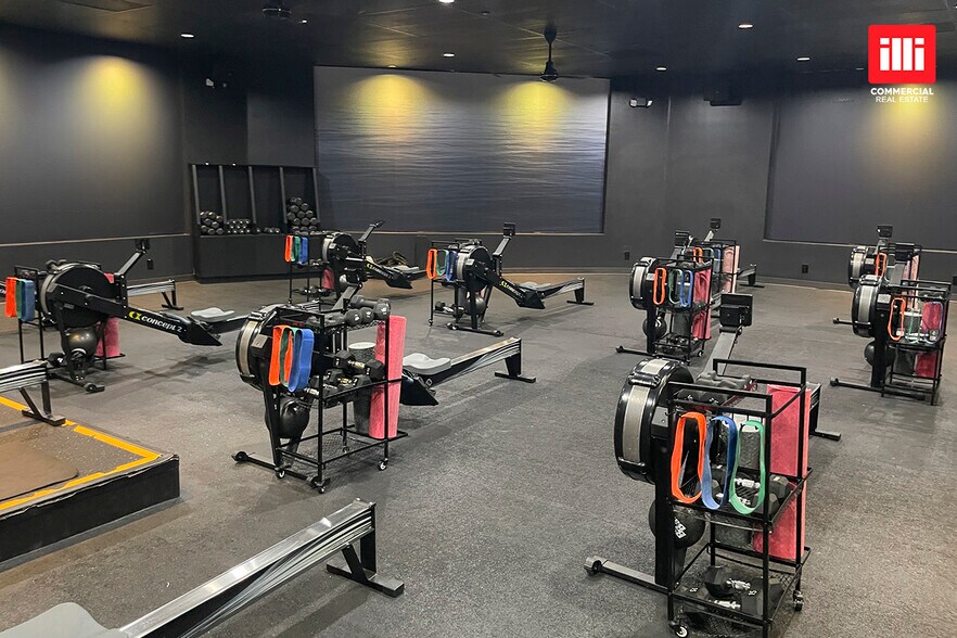 More Photos Of 14396 Ventura Blvd, Sherman Oaks Health Club For Lease