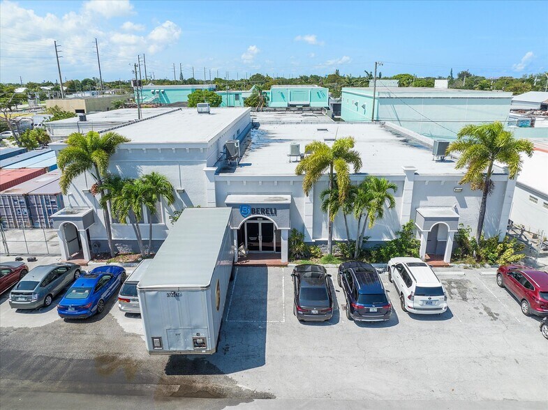 More Photos Of , Hollywood Unknown For Sale